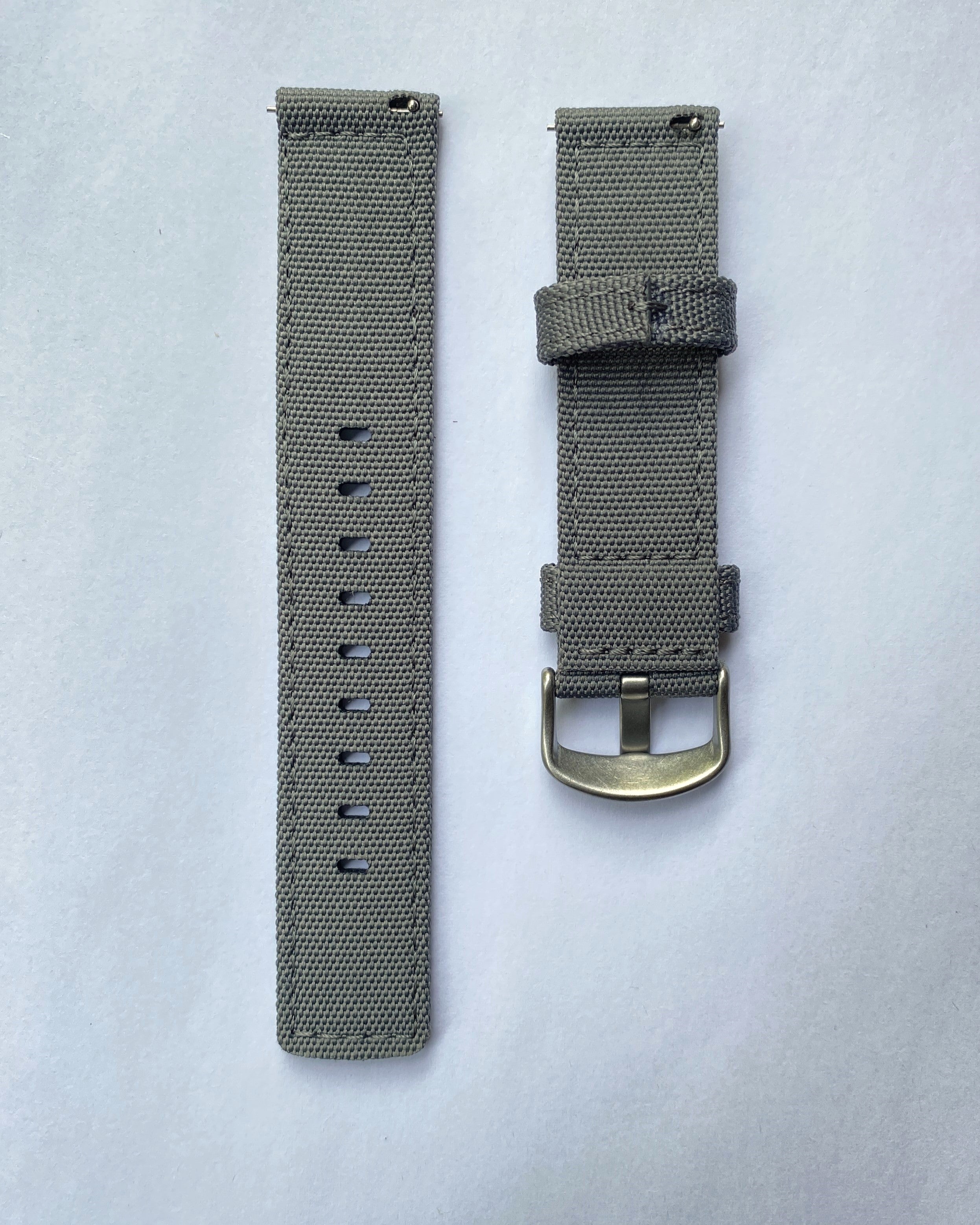 Water resistant watch straps 22mm. (Steel Buckle)
