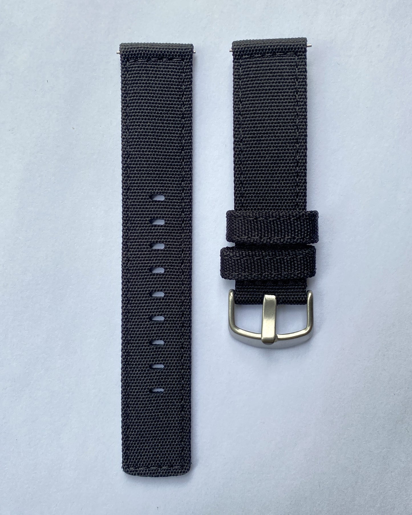 Water resistant watch straps 22mm. (Steel Buckle)
