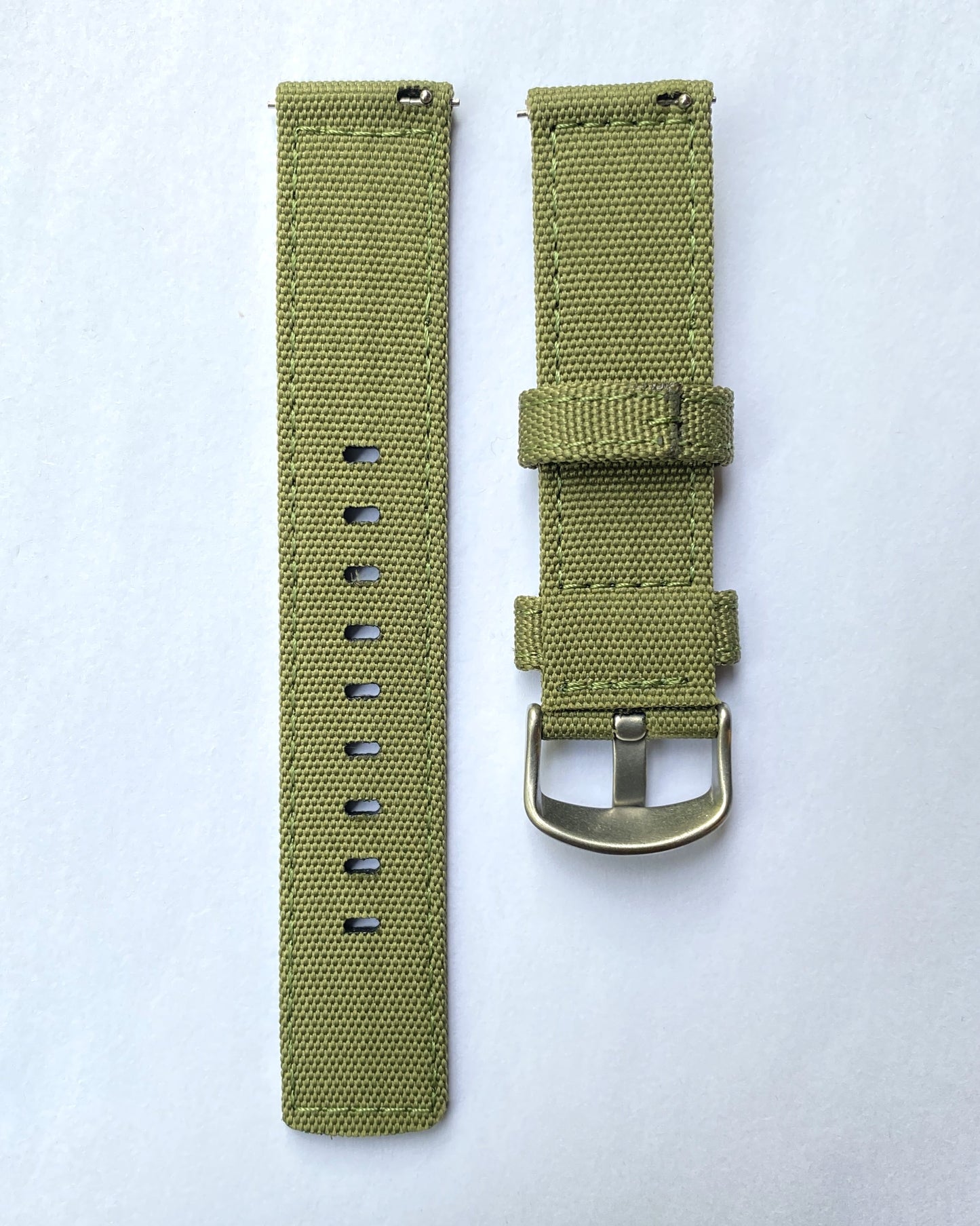 Water resistant watch straps 22mm. (Steel Buckle)